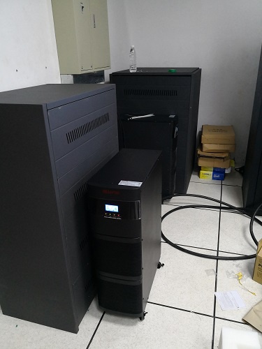 電力UPS主機(jī)自身不帶蓄電池組 電力UPS主機(jī)自身不帶蓄電池組